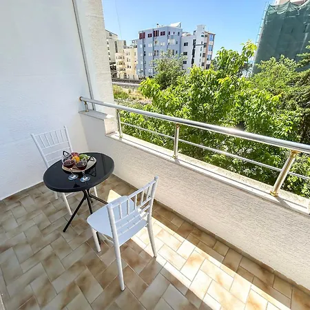 Horizon Glow E97 Apartment *
