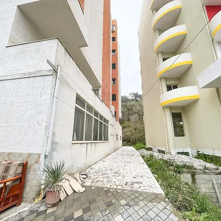 Horizon Glow E97 Apartment *